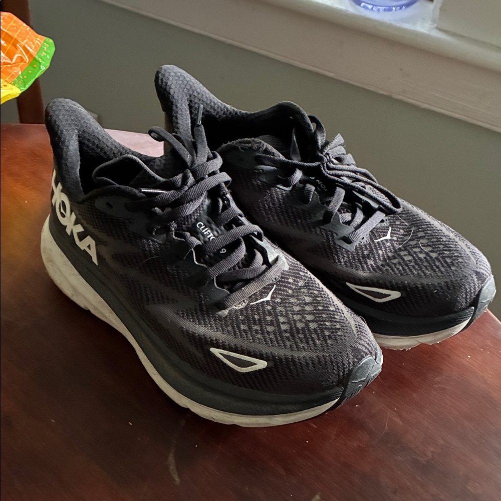 Hoka Clifton 9 women’s 6.5